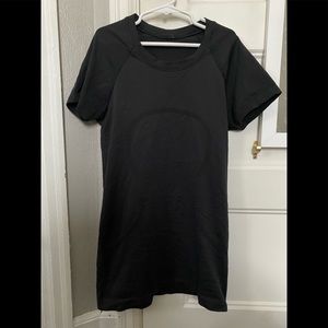 lululemon black swiftly tech short sleeve 2.0 size 4